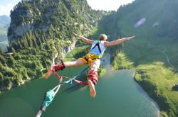 篮球赛场焦点！意大利队对阵克罗地亚队，关键一战，双方鏖战至最后一刻