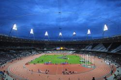 西亚卡姆回归赛场，逆转首场状态亮眼，老鹰观众沸腾！